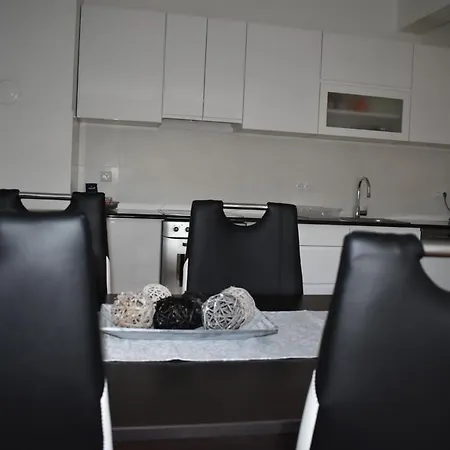 Exclusive Apartment *